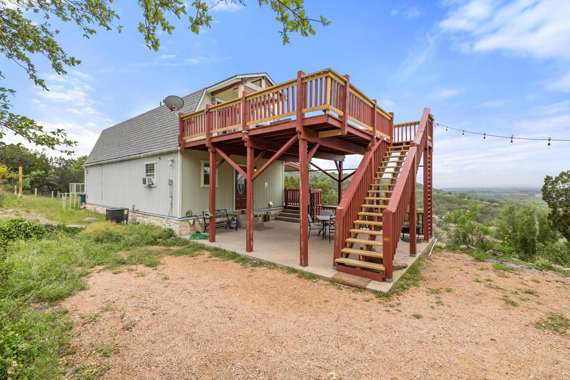 Entire 2Br 2Ba Hilltop View Home Sleeps 7 Pets 4 Acres Jacuzzi Central Ac Kingbeds Free Wifi-Parking Kitchen Washerdryer Starry Terrace Two Sunset Dining Patios Grill Stovetop Oven Fridge Onsitewoodedhiking Wildlife Coveredpatio4Pets & Birds Singing! Marble Falls Exterior foto