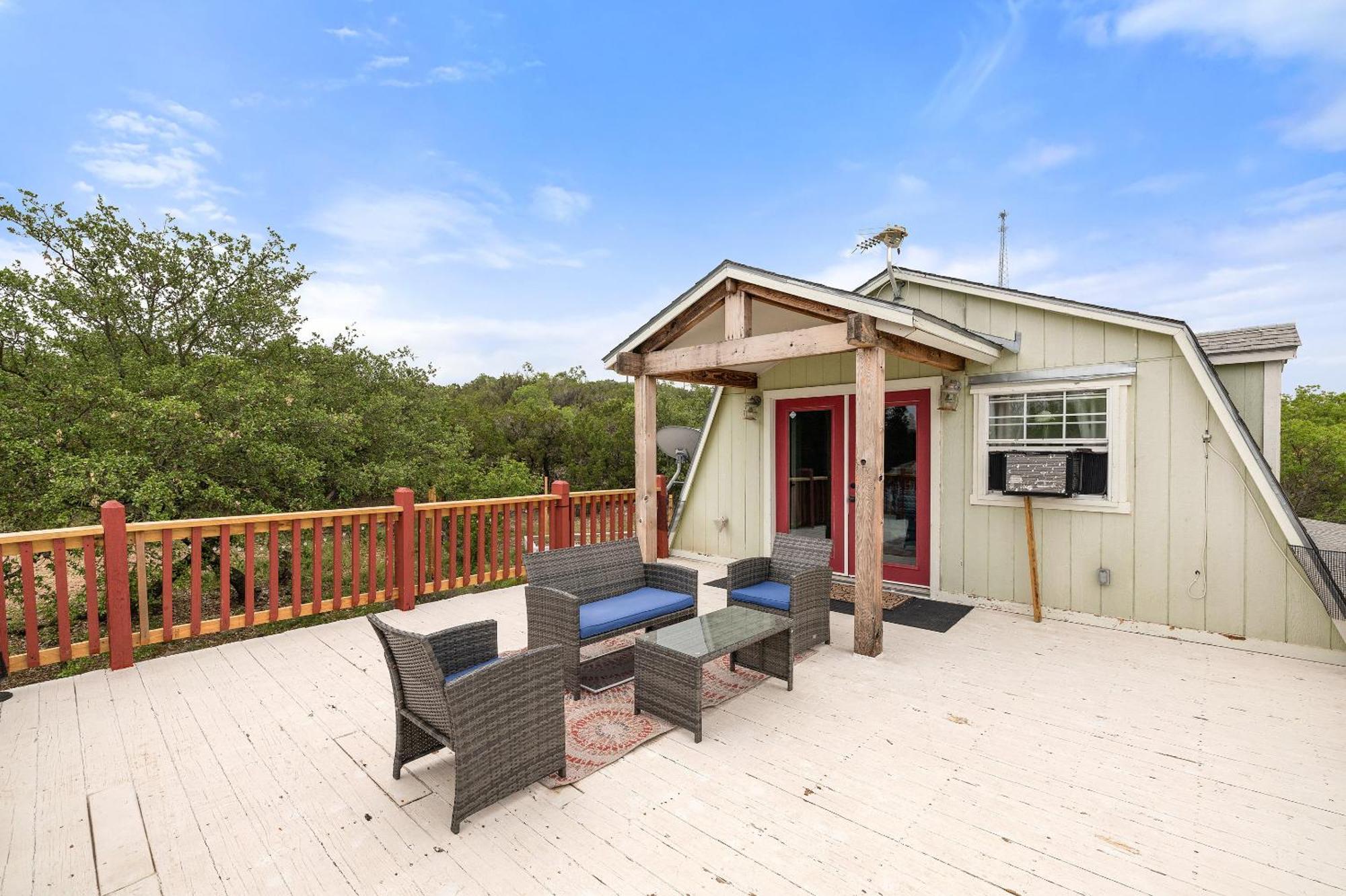 Entire 2Br 2Ba Hilltop View Home Sleeps 7 Pets 4 Acres Jacuzzi Central Ac Kingbeds Free Wifi-Parking Kitchen Washerdryer Starry Terrace Two Sunset Dining Patios Grill Stovetop Oven Fridge Onsitewoodedhiking Wildlife Coveredpatio4Pets & Birds Singing! Marble Falls Exterior foto