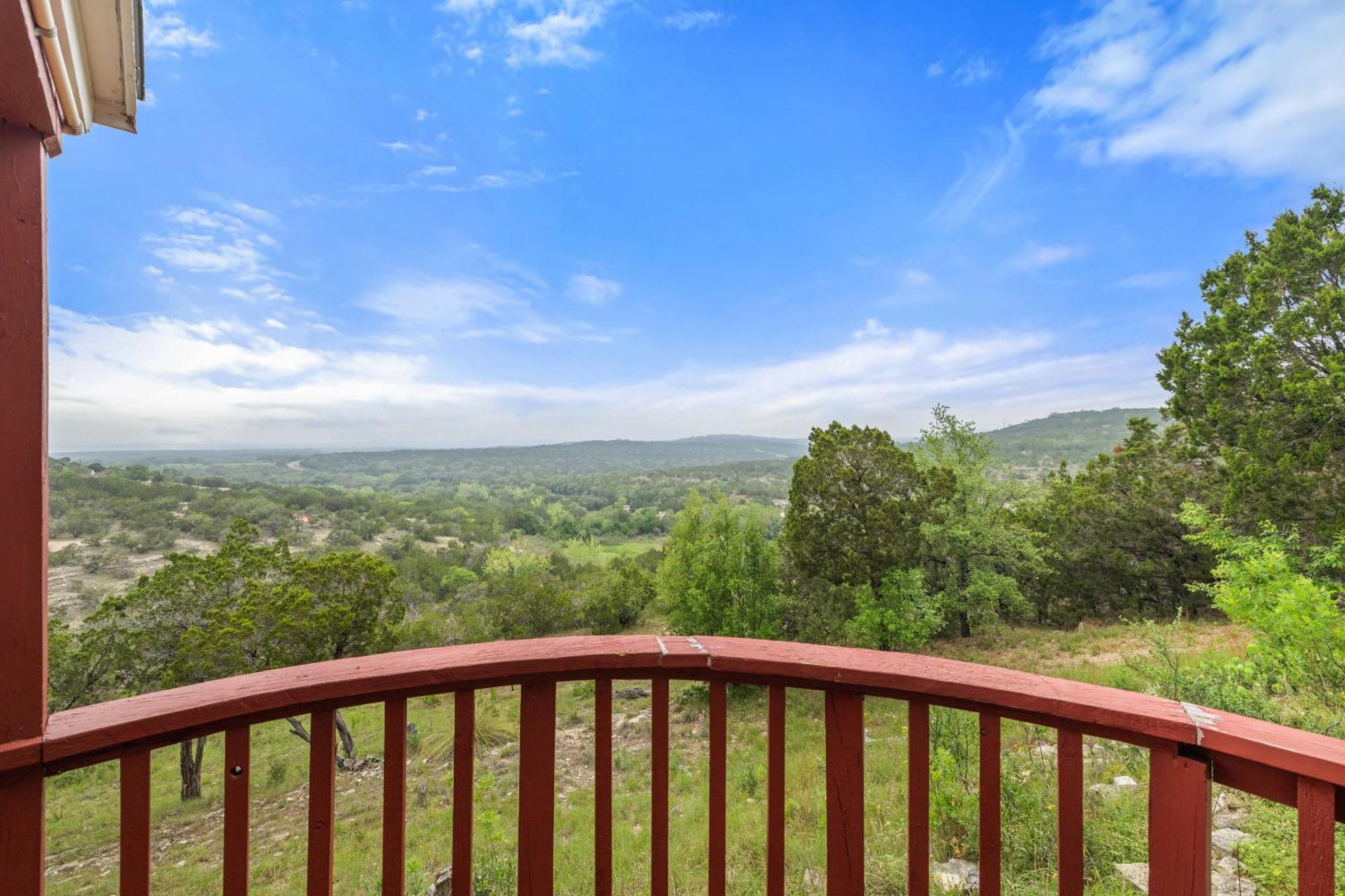 Entire 2Br 2Ba Hilltop View Home Sleeps 7 Pets 4 Acres Jacuzzi Central Ac Kingbeds Free Wifi-Parking Kitchen Washerdryer Starry Terrace Two Sunset Dining Patios Grill Stovetop Oven Fridge Onsitewoodedhiking Wildlife Coveredpatio4Pets & Birds Singing! Marble Falls Exterior foto